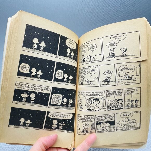 GVUC Book: "We're Right Behind You, Charlie Brown," Charles M. Schulz, Paperback - Picture 7 of 11